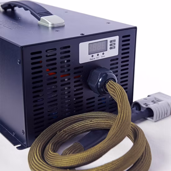 Venda direta da fábrica 84 V 40 A 3600 W Carregador para 20 s 72 V 74 V Li-ion/Bateria de polímero de lítio para ferramentas elétricas/Monitoramento sem fio/EV/Scooter/Solar